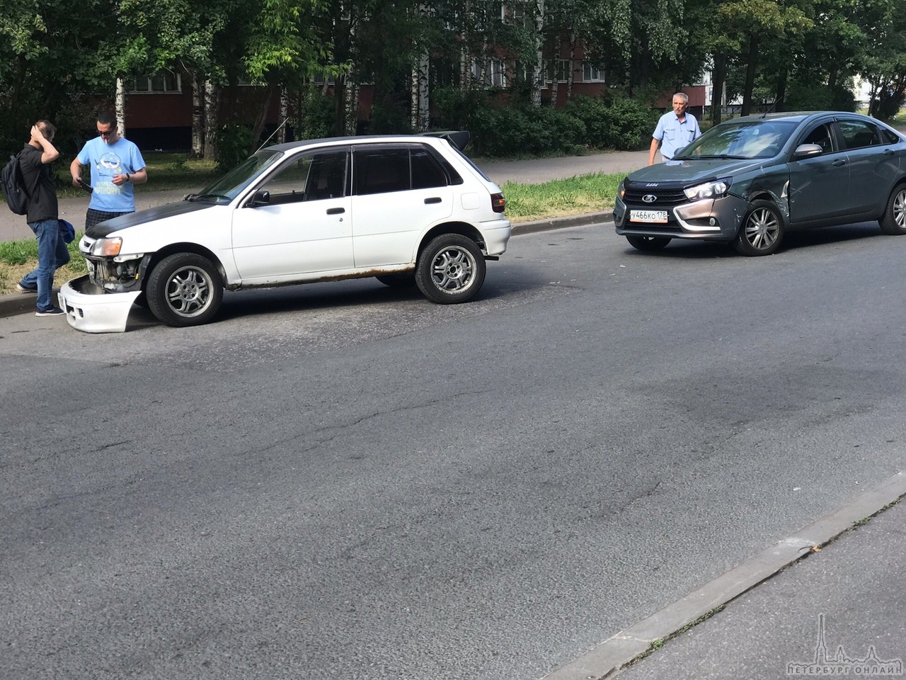 На Отважных двое отважных умудрились создать ДТП.