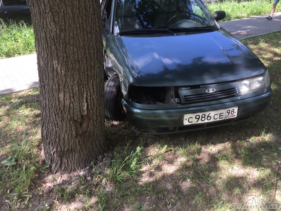 22.06 в 13:30 в городе Пушкине на Софийском Бульваре у дома 16 произошло ДТП с участием автомобиле...