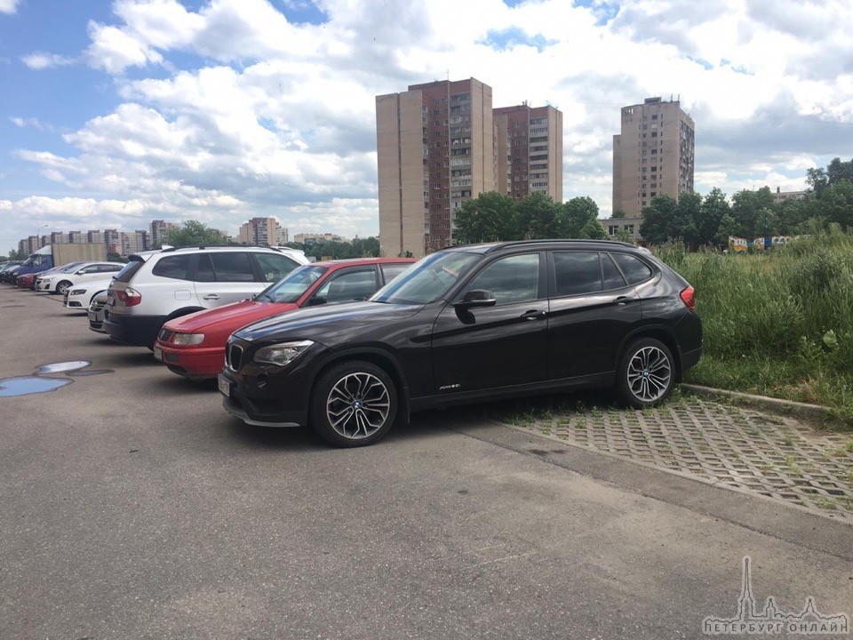 В период с 22 по 26 июня с Загребского бульвара от дома 15, был угнан автомобиль BMW X1 темно- корич...
