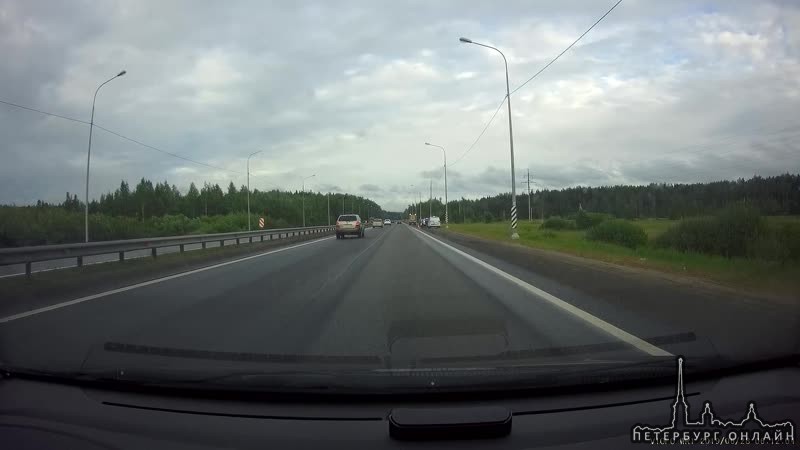 На 24 км автодороги Кола в сторону СПб, автомобиль столкнулся со столбом , Управлял автомобилем 27 ...