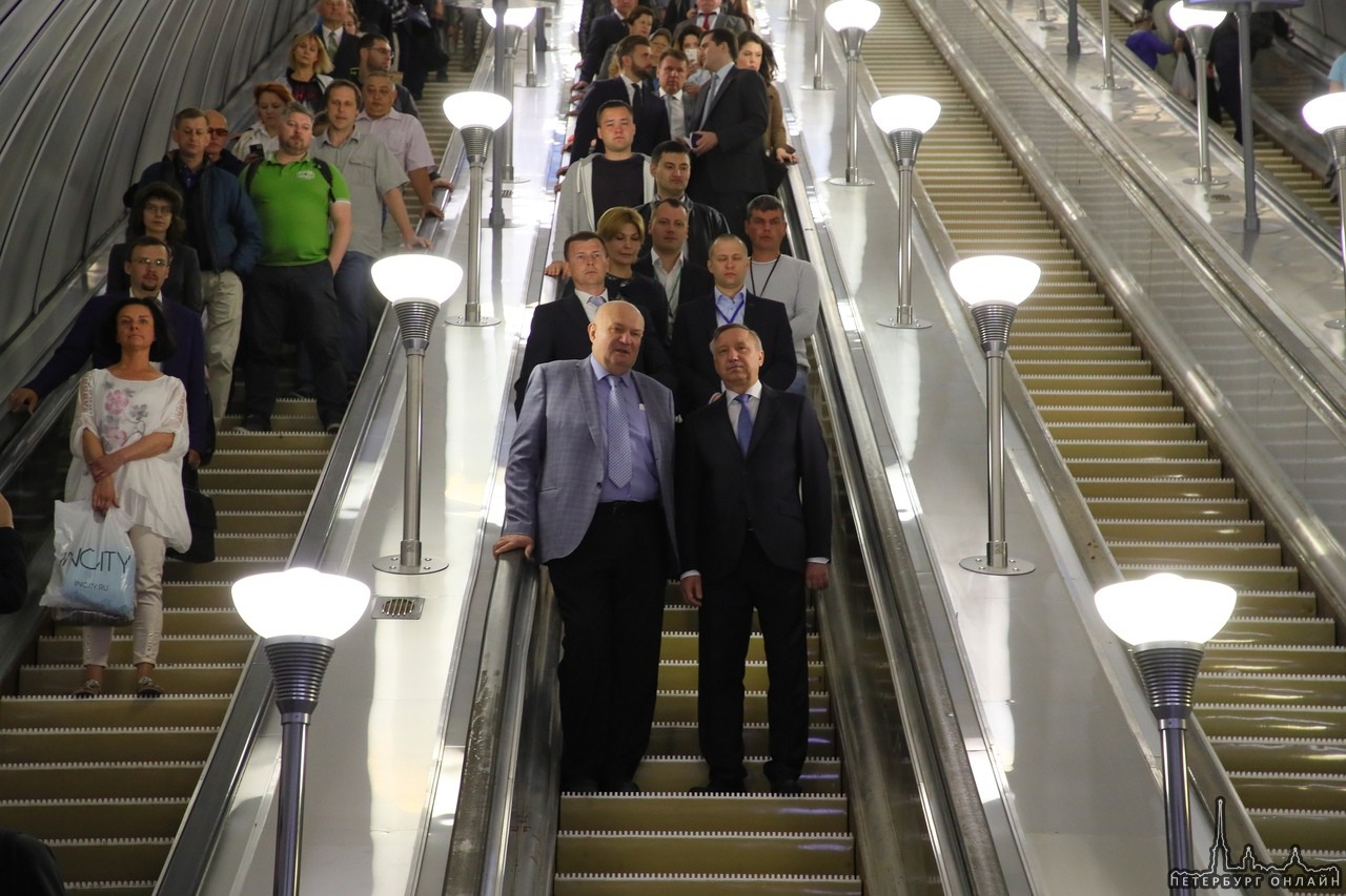 Станция метро "Академическая" открылась после капитального ремонта. Ремонт станции длился 11 месяце...