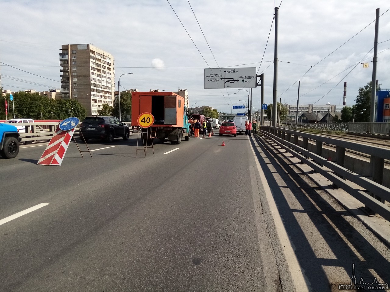 ДТП на Пискаревском проспекте в сторону Руставели занята правая полоса из-за небольшой аварии между ...