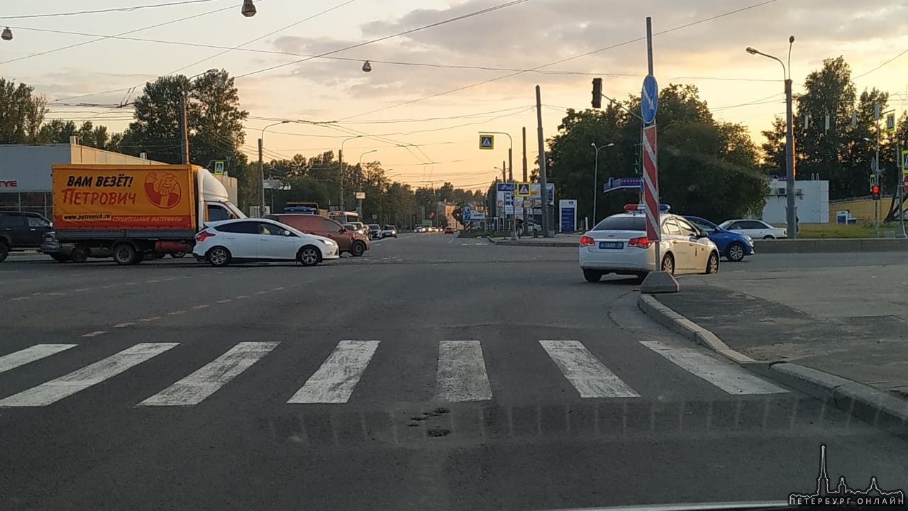 Петрович привез нежданчик на Перекресток шоссе Революции и Индустриального