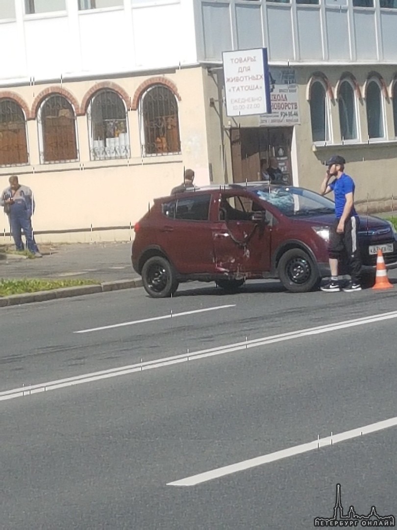 Лифан сбил мотоциклиста на улице Бабушкина 97 , Автомобилем управлял 22-х летний водитель . Води...