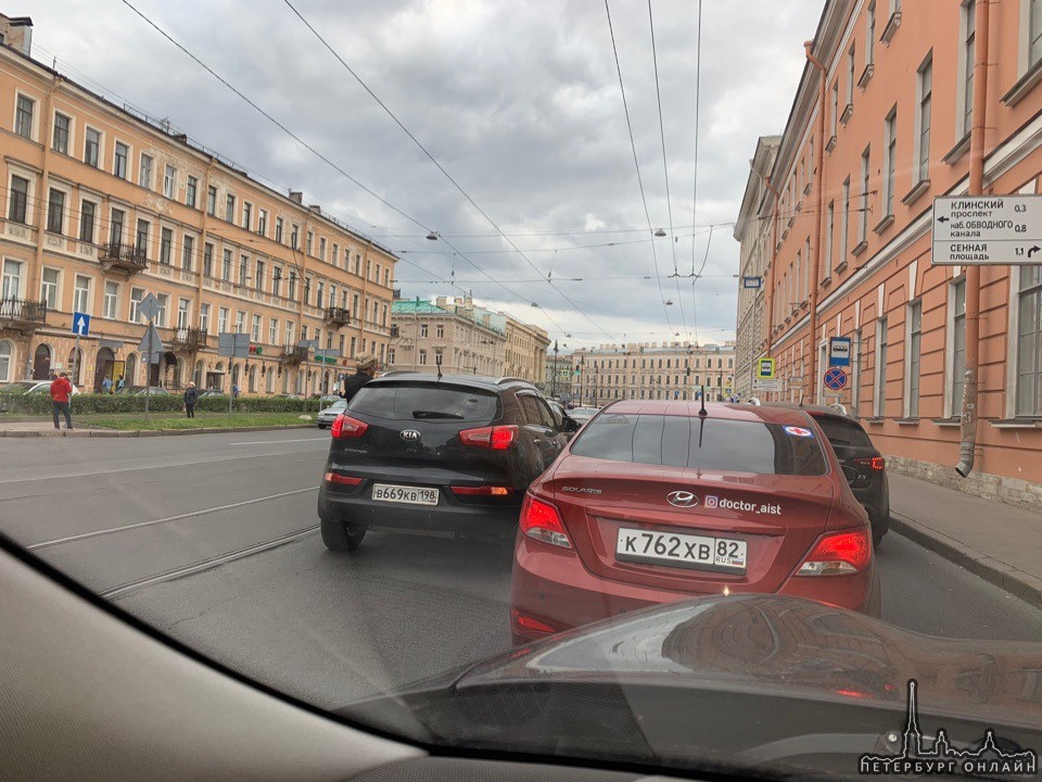 Девушка на Киа приехала в мужчину на Chevrolet на Загородном 49