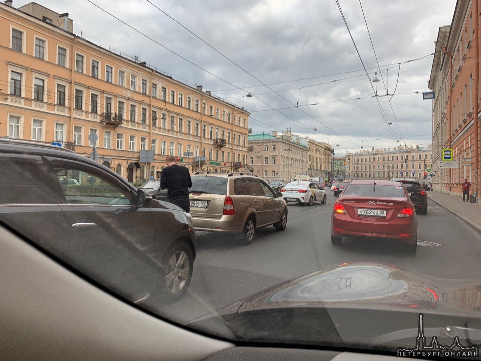 Девушка на Киа приехала в мужчину на Chevrolet на Загородном 49