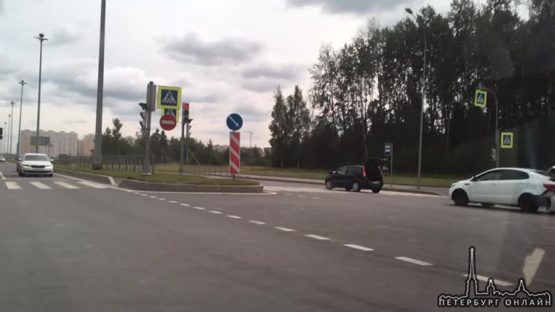ДТП на перекрёстке Летчика Пилютова и Парашютной ул