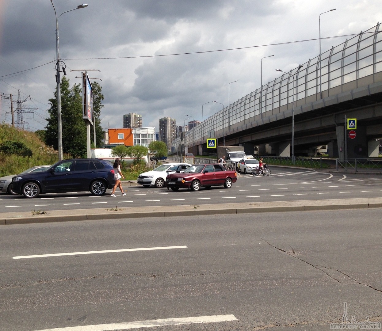 Под ЖД мостом на Выборгском шоссе их объединила любовь к немецкому автопрому