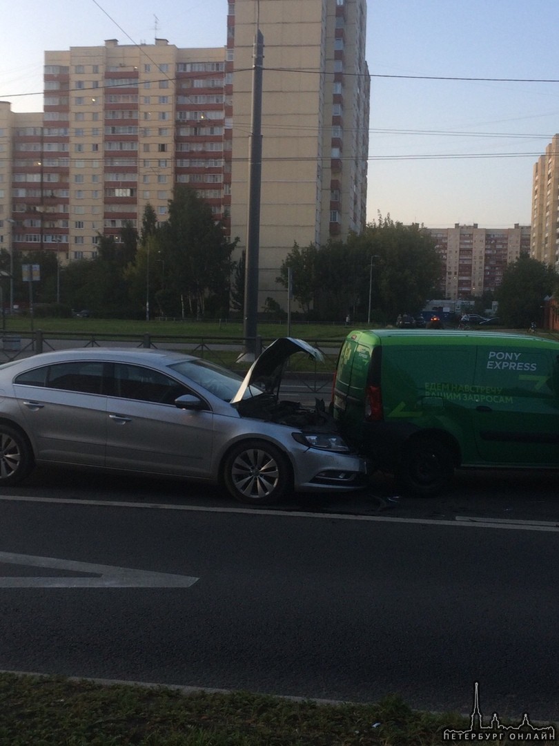 Тройничок на Ленинском проспекте не доезжая Жукова со стороны Героев