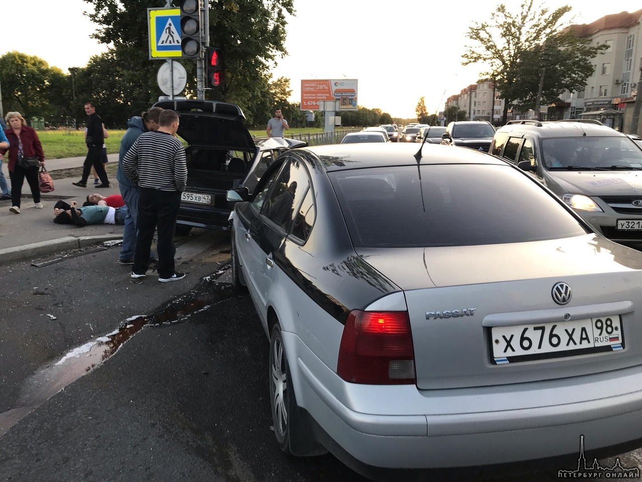 В городе Колпино на Пересечении Ремизова и Тверской улицы серьёзное дтп. 16.08.2019 в 20:02 г. Ко...