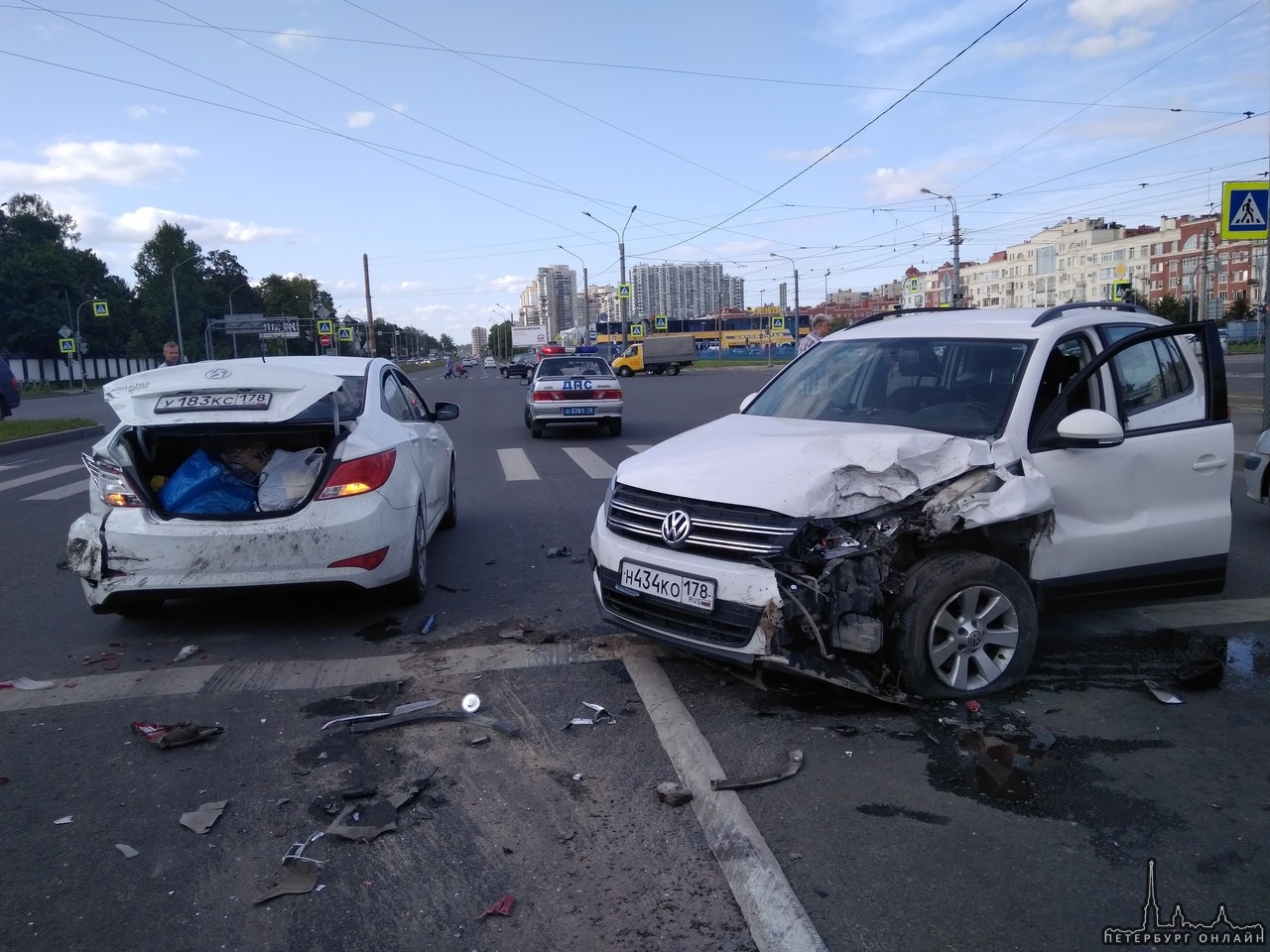 18 августа 2019 г. в районе 16:00 на перекрестке Выборгского шоссе и пр. Луначарского произошло ДТП....