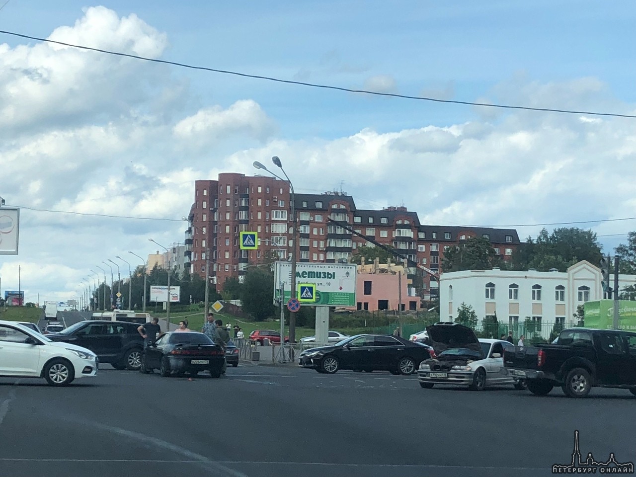 Несущественное ДТП на Репищевой и Парашютной улице. Без пострадавших