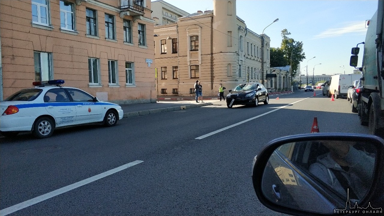 Renault сбил велосипедиста на Большеохтинском 5/10 ДПС на месте!
