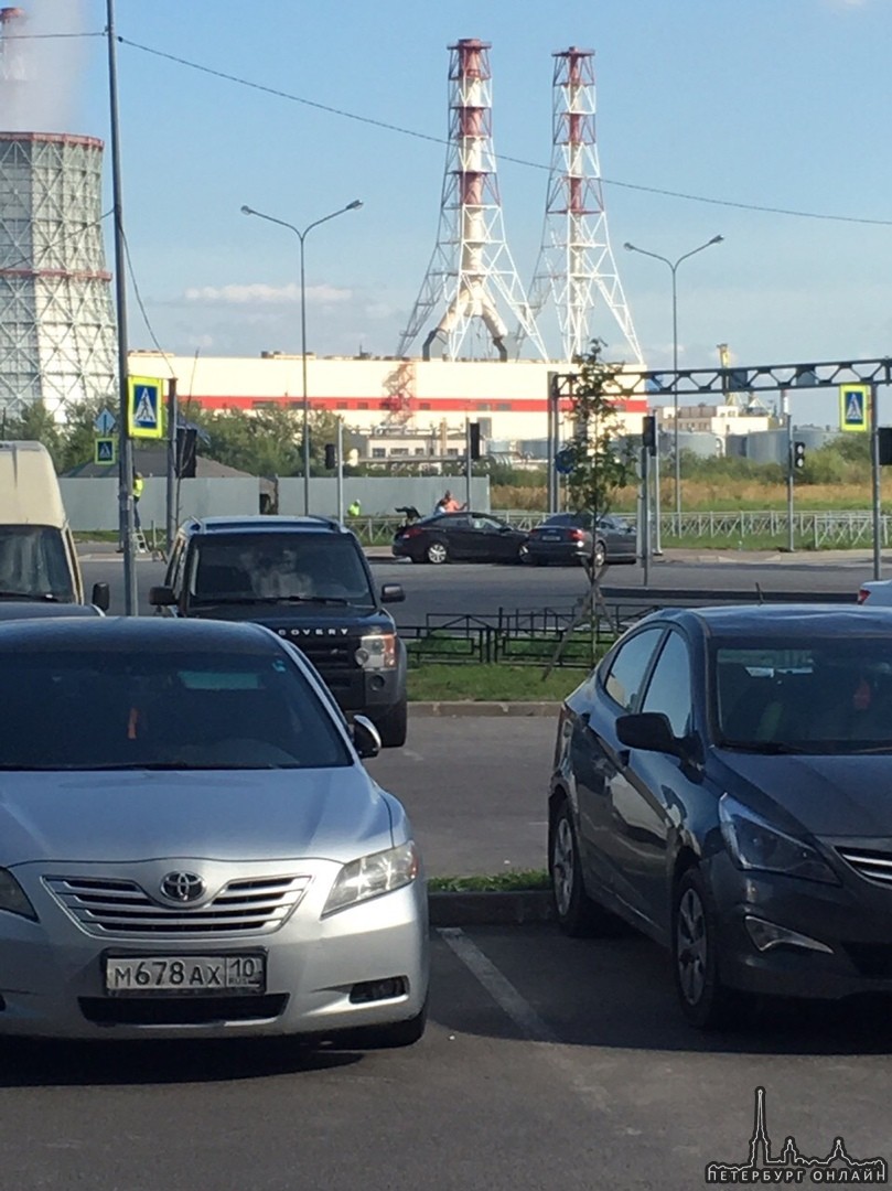 ДТП на перекрёстке проспекта Героев и улицы Маршала Казакова.