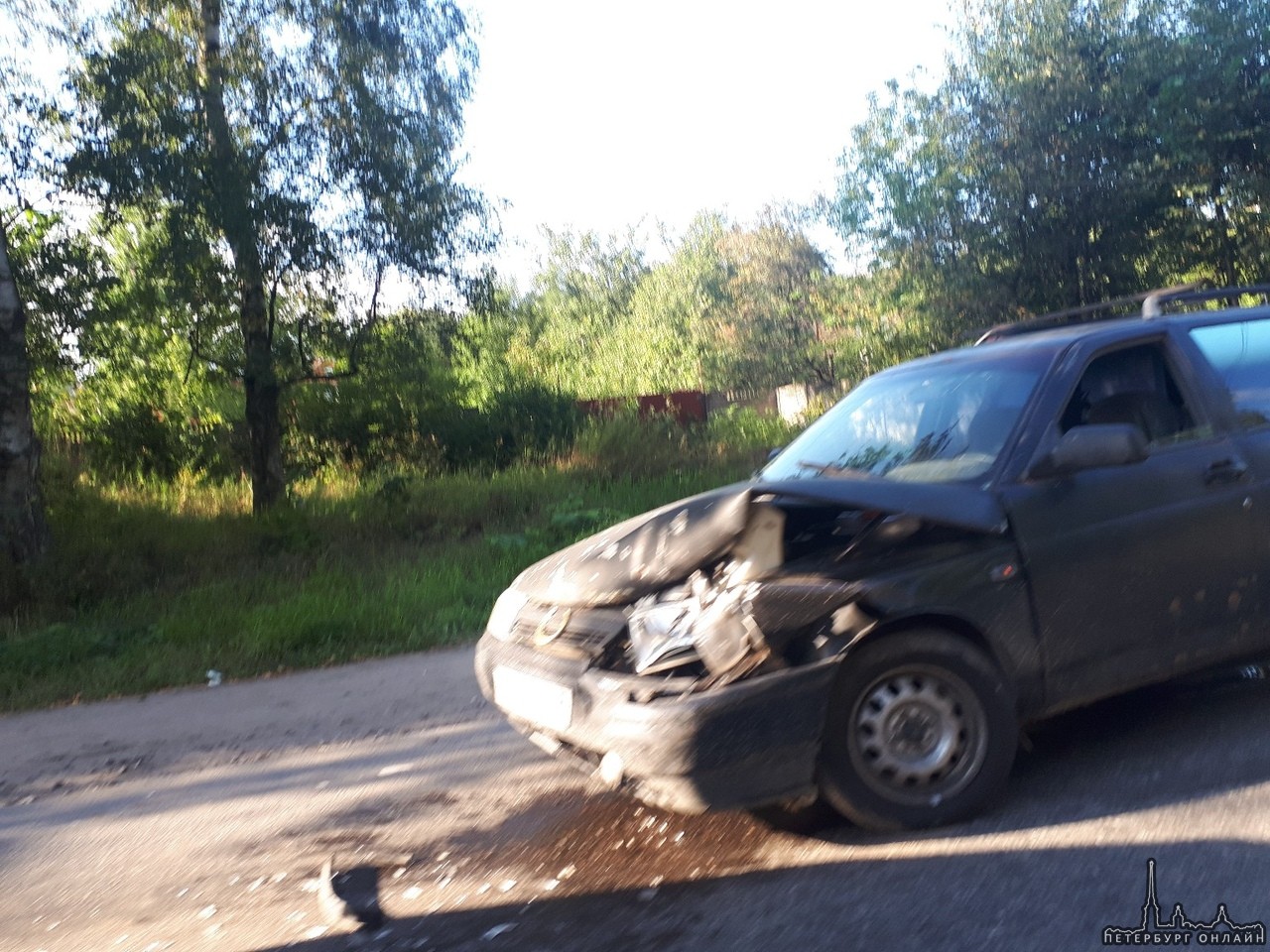 Колтуши стоят в сторону города. Тройничок, последнему досталось больше всех. Служб нет, пробка есть...