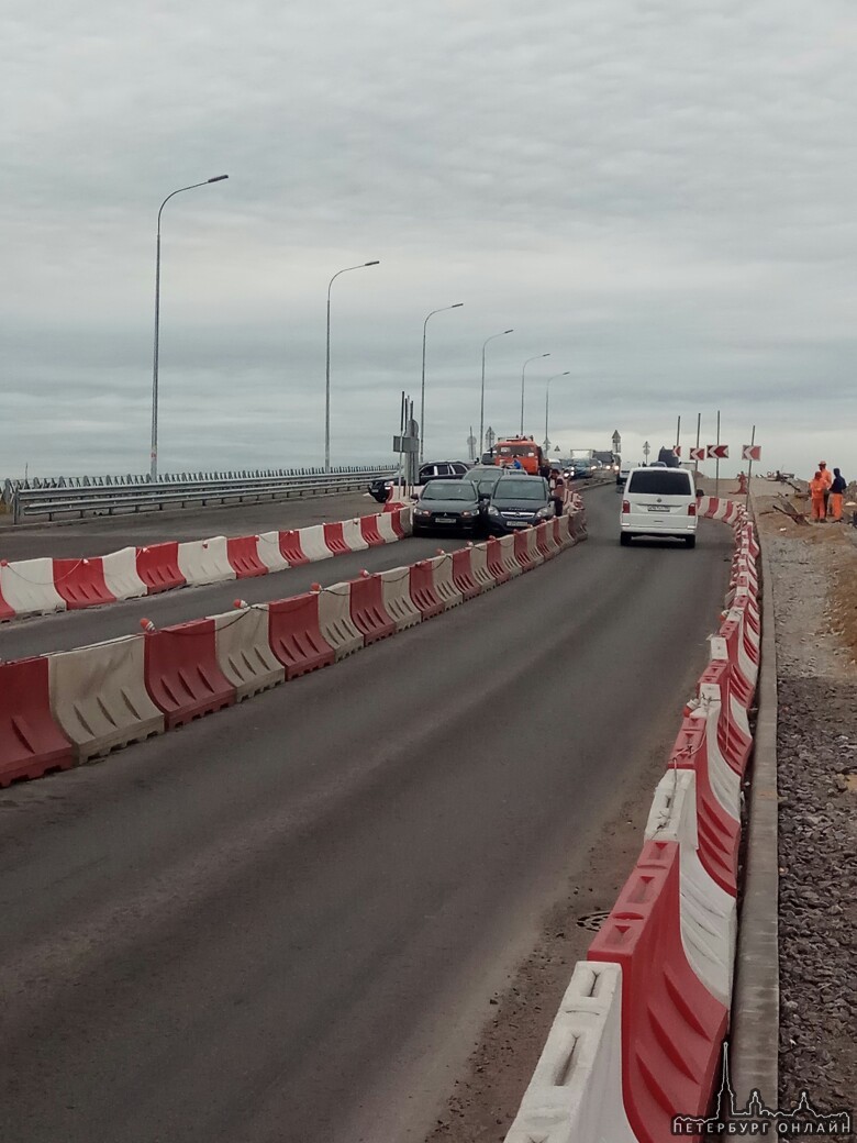 Слишком узко на Московском шоссе при выезде из города Пушкина