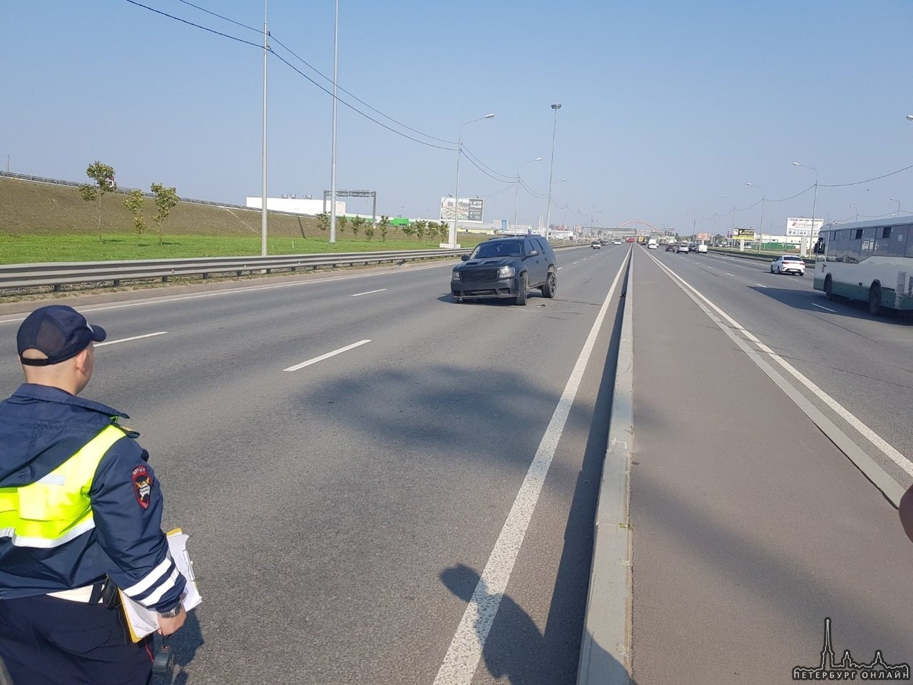 Сегодня в 11:58 на Красносельском шоссе в сторону города бензовоз подрезал Chevrolet Тахо, которым упр...