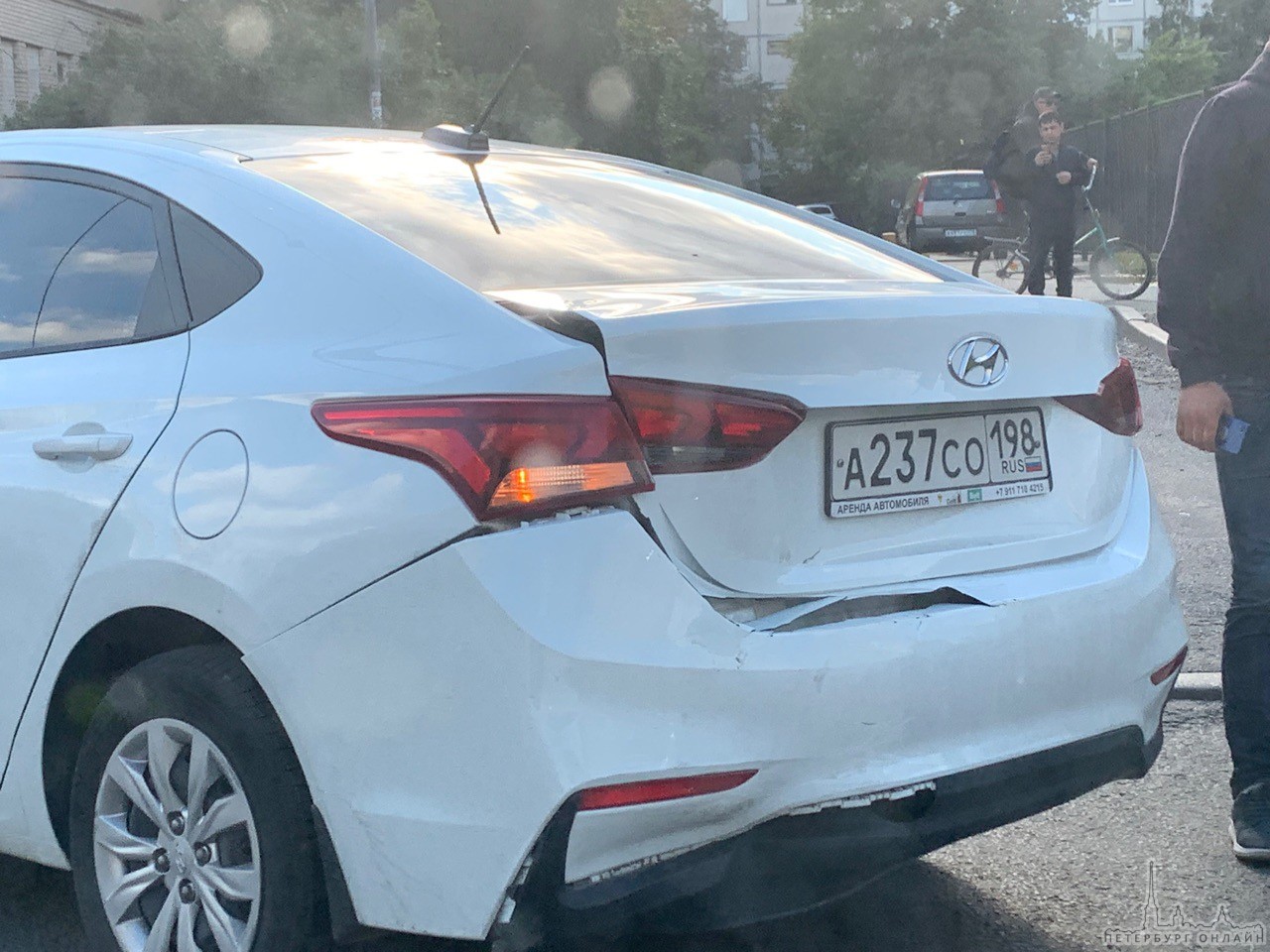 На Будапештской 69 Mercedes и Hyundai не поделили дорогу