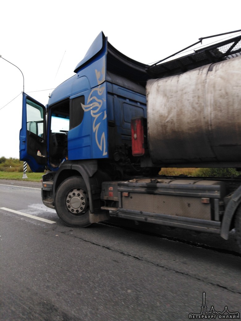На Московском шоссе, перед поворотом на Никольское грузовик придал Форду ускорение , когда тот тормо...