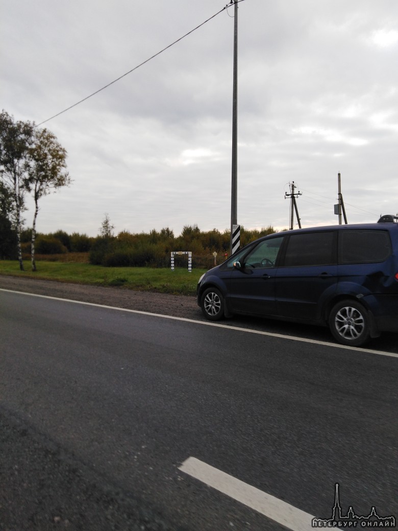 На Московском шоссе, перед поворотом на Никольское грузовик придал Форду ускорение , когда тот тормо...