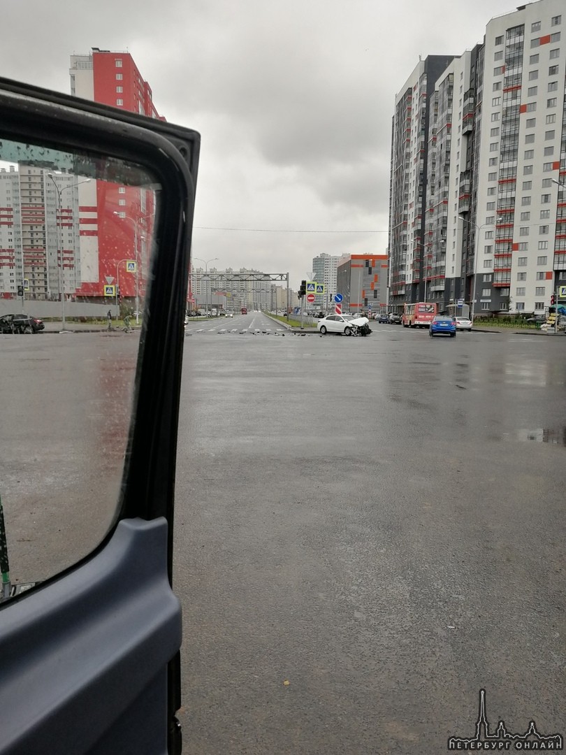 ДТП на перекрестке Казакова и Героев - обычное дело на районе