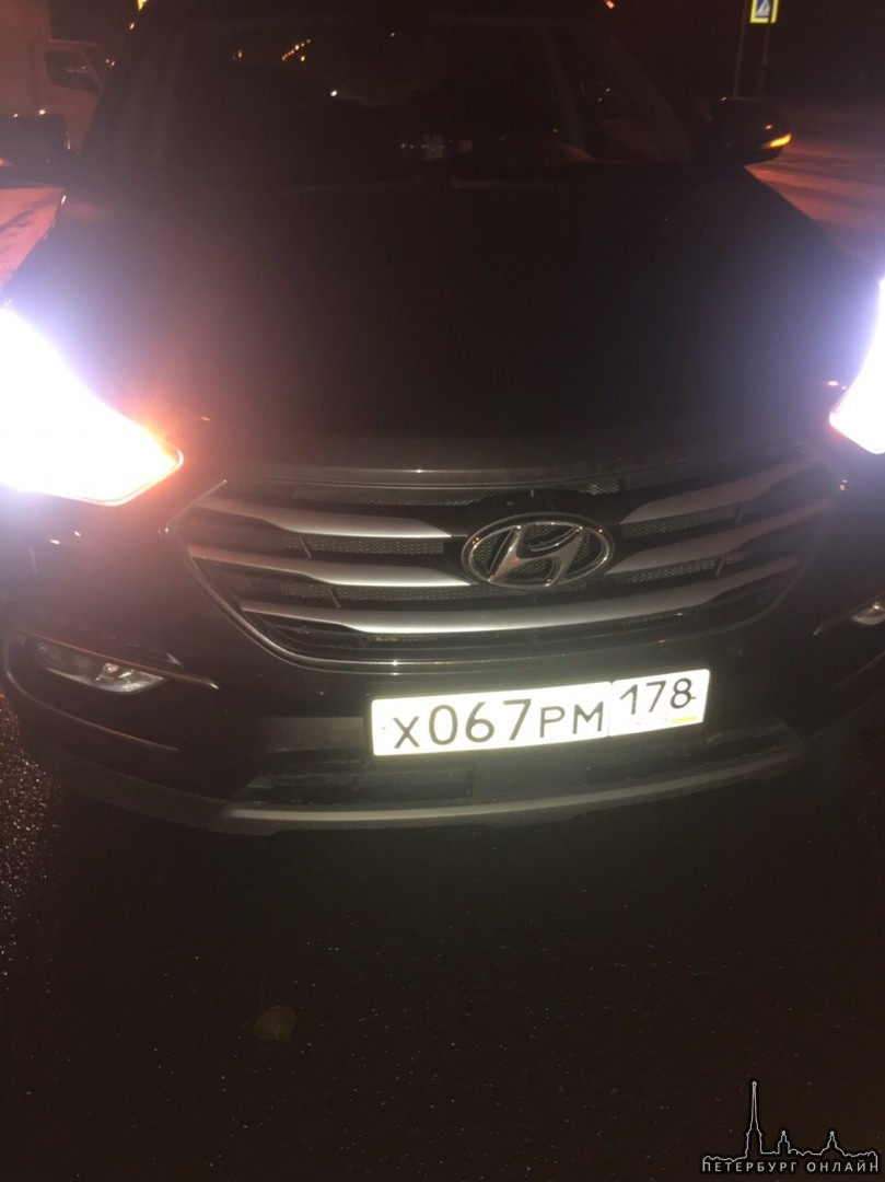 11 октября в 18.00 о магазина Ok'ей на проспекте Просвещения, 80 был угнан автомобиль Hyundai Santa ...