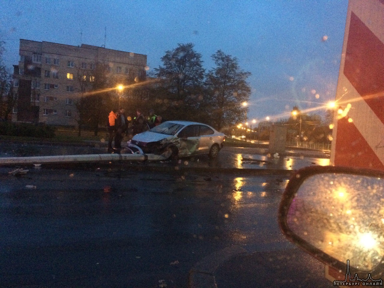 Авария в Пушкине на пересечении Петербургского шоссе и улицы Генерала Хазова. Двое в тотал.