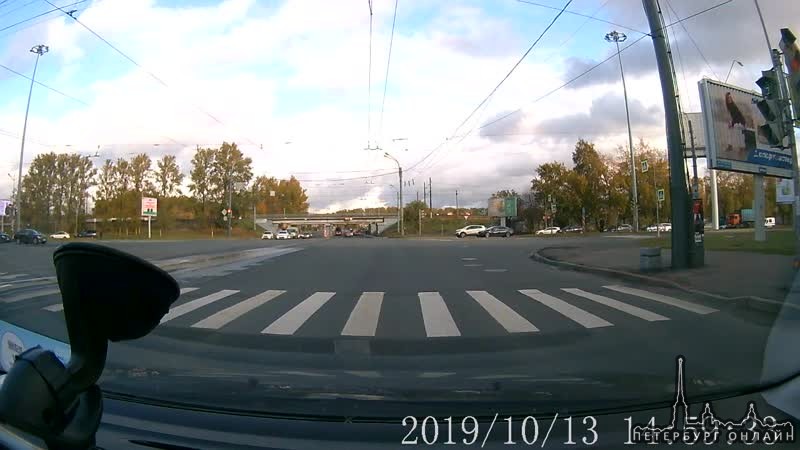 ДТП с Uber, который не пропустил встречную, поворачивая налево с Витебского проспекта на Благодатную...
