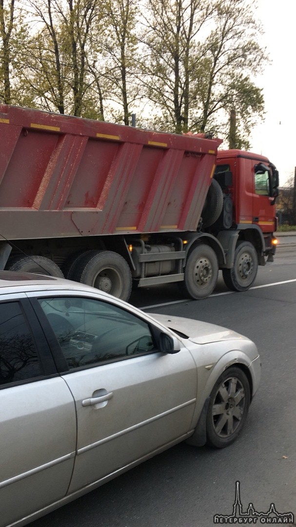 Ищу очевидцев аварии произошедшей 24 октября в 15:45 на улице Трефолева между заправками ПТК и Лукой...