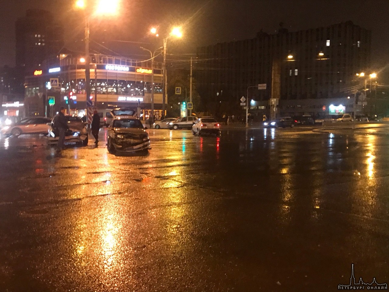 Авария на Приморской, где пересекаются две улицы: Наличная и Одоевского.