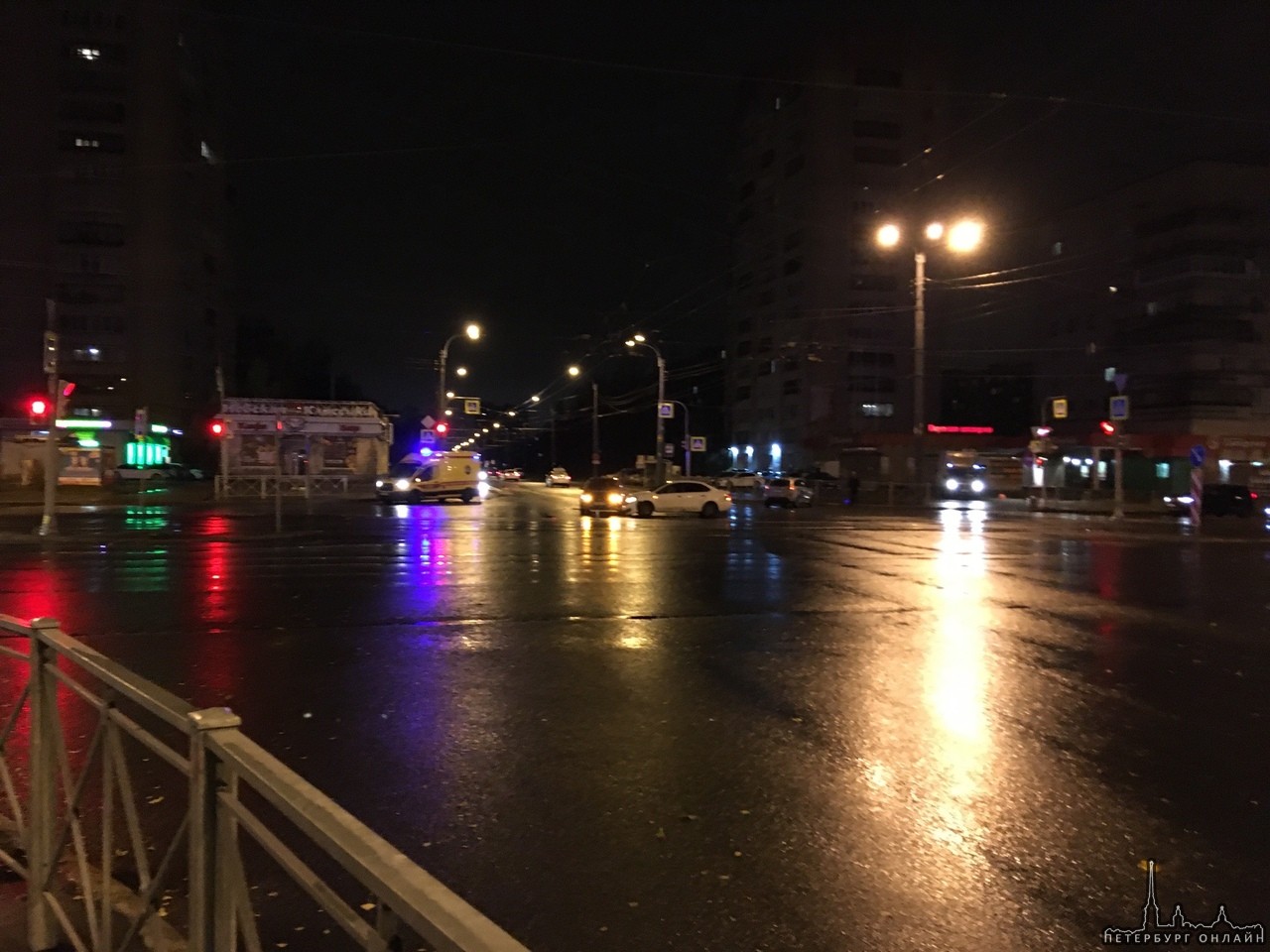Три машины столкнулись на пересечении Будапештской и Димитрова.