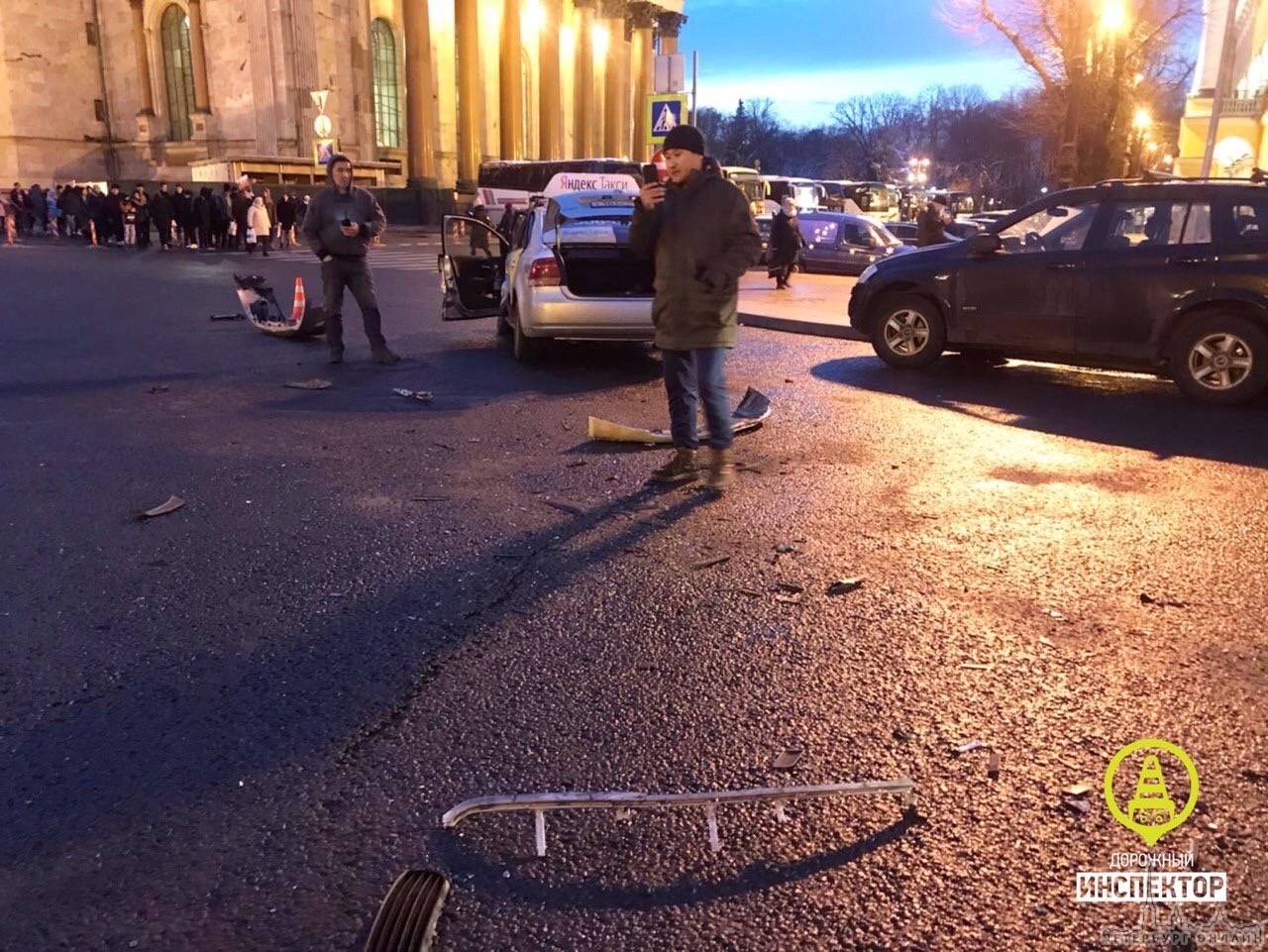 В 16:50 на Малой Морской у дома д.22 произошло столкновение т/с Volkswagen Поло (водитель - м.,1...
