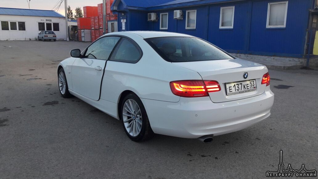 28 октября ночью недалеко от метро Рыбацкое был угнан автомобиль BMW 320 купэ белого цвета цвета, 20...