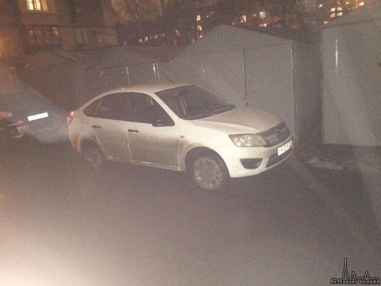 В ночь с 30 на 31 октября на Будапештской 23к1(напротив сбербанка) был угнан автомобиль Lada Granta ...