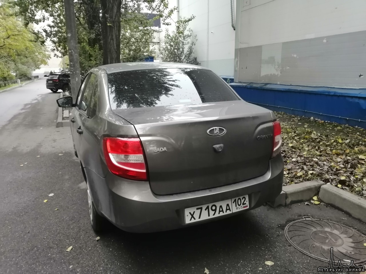 В ночь с 30 на 31 октября с улицы Димитрова 18 к1 был угнан автомобиль Lada Granta 219010 , золотист...