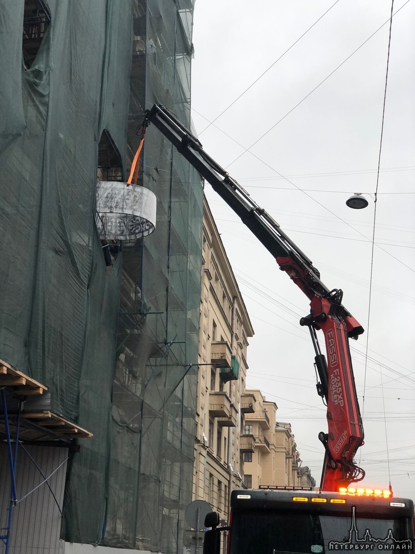 На дом Галунова вернулись отреставрированные ограды великолепных балконов! Первые две фотографии - ...