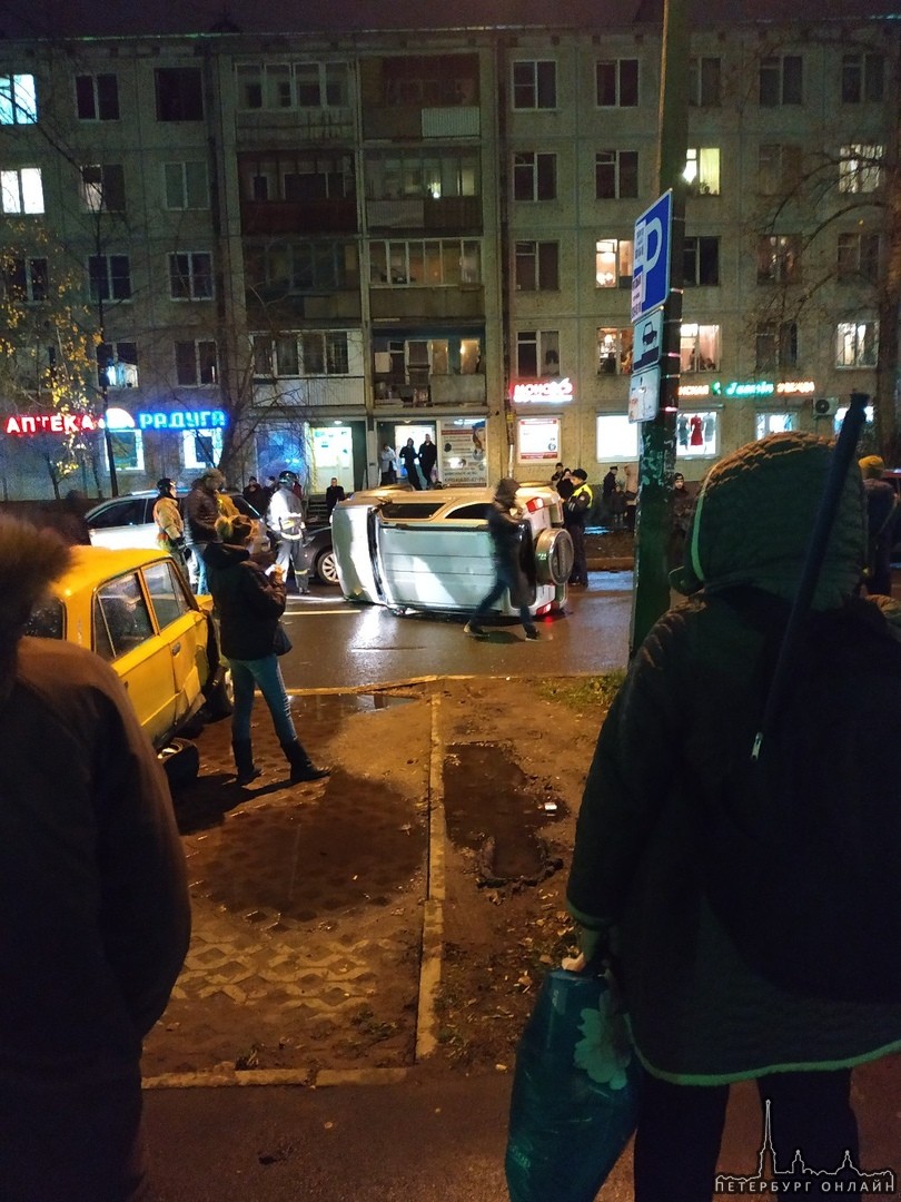 Перевёртыш на Пулковской улице примерно в 18:30