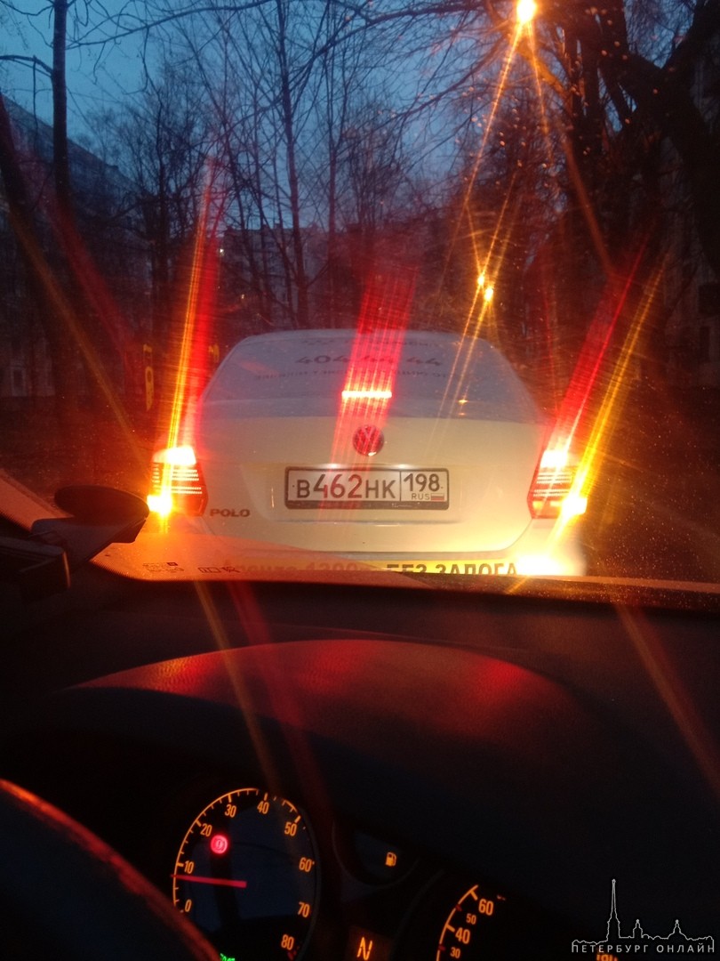 С Тухачевского в сторону Энергетиков двигался водитель с признаками сао, автомобиль был обклеен накл...