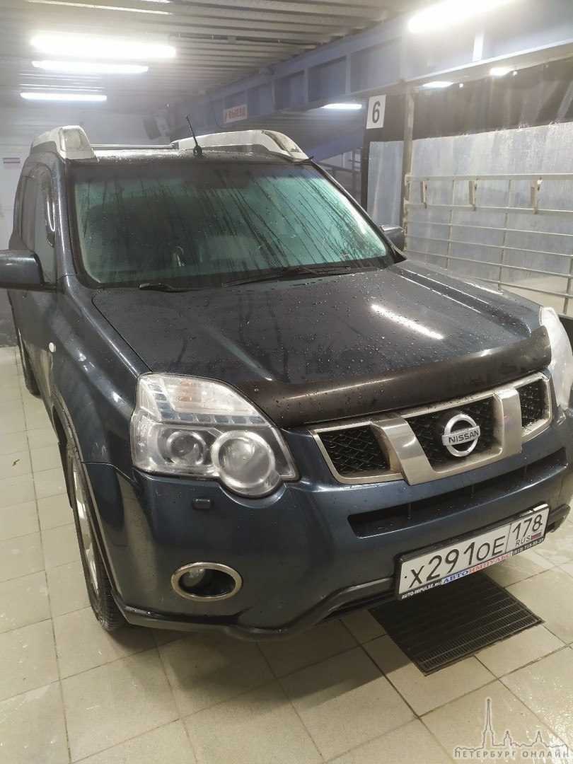 21 ноября ночью от дома 5 по улице Адмирала Трибуца был угнан автомобиль Nissan X-Trail 2012 сине -с...