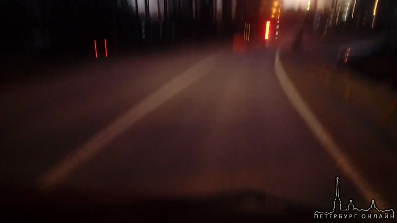 В Репино на Приморском шоссе, в 3 часа ночи Mercedes выехал на полосу встречного движения и снес де...