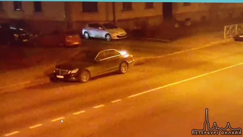 26 ноября Порш Кайен ударил Mercedes и уехал с места ДТП по адресу Большеохтинский проспект 37 в 7 у...