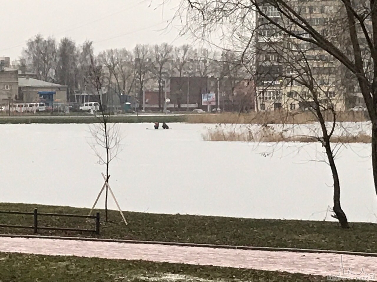 На Ивановском карьере открыли сезон зимней рыбалки.