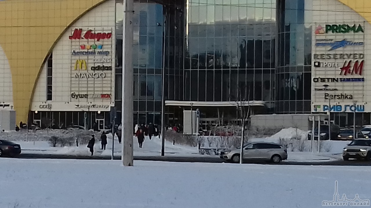 Эвакуация в "Жемчужной плазе"