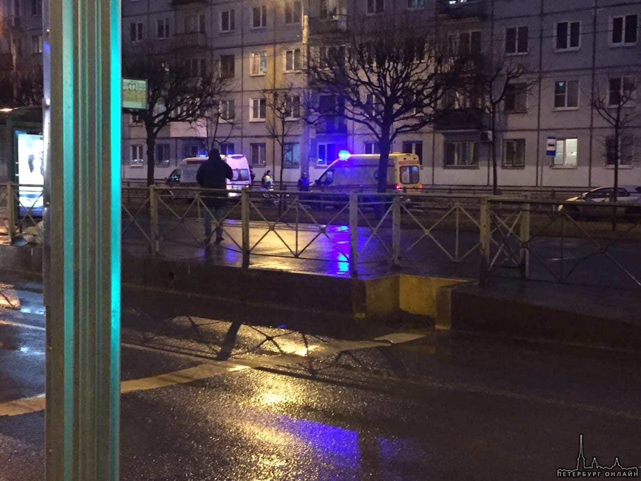На Новочеркасском 50 на пешеходном переходе сбили школьника ,предположительно учащегося в 6 классе