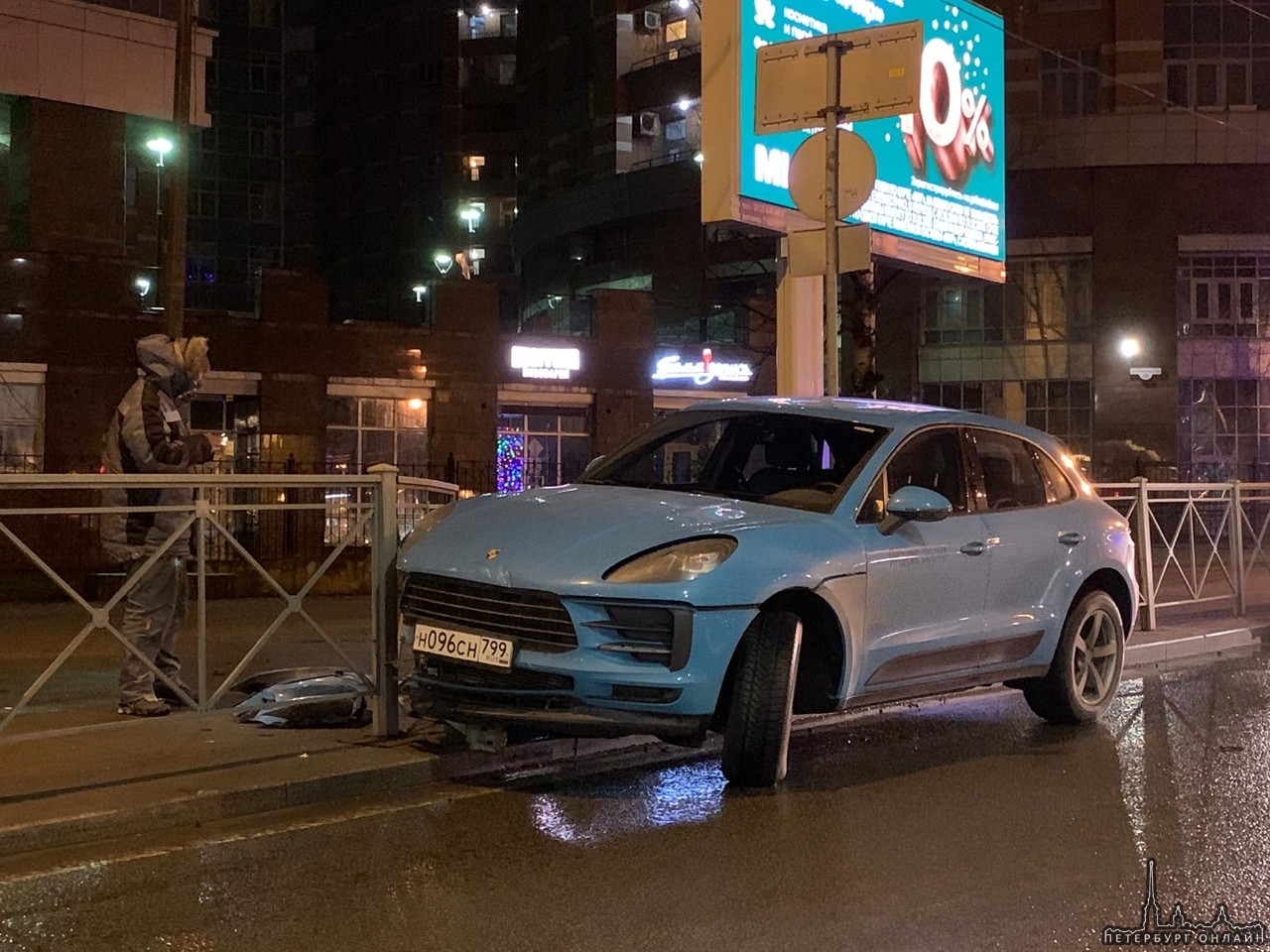 Минус макан Яндекс драйва. Водитель сбежал с места ДТП на Пионерской улице