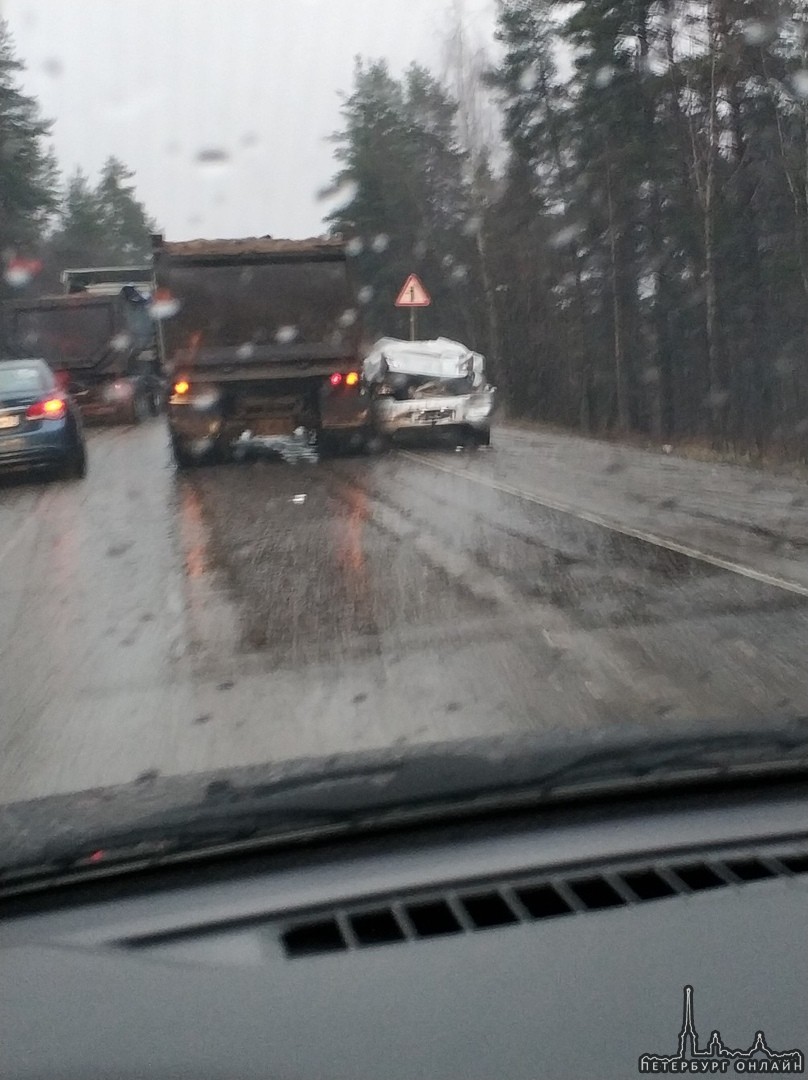 Авария на Колтушском шоссе в сторону Всеволожска недалеко от Красной горки