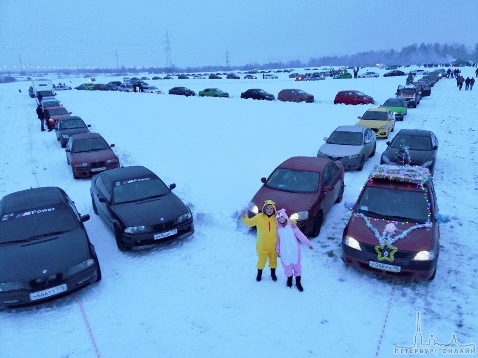 Питерские водители собираются на “Автоёлку” Грандиозный флешмоб готовятся провести автомобилисты го...