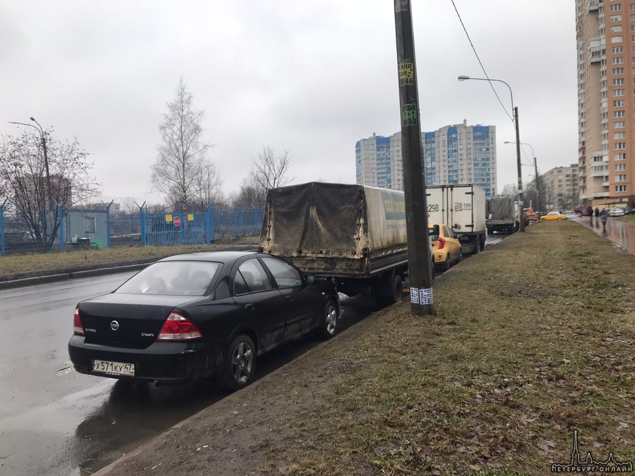 В Купчино 22 декабря в 20:50 на Малой Балканской возле дома 6к1 некий автомобиль совершил наезд на п...