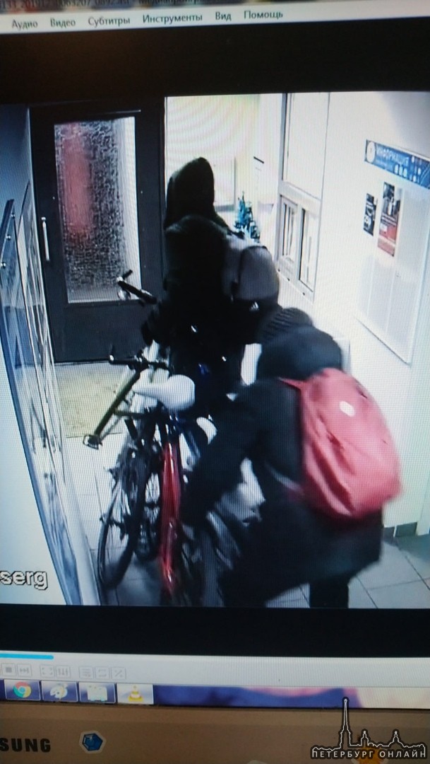 В ночь на 30 декабря в период с 05.00 по 06.35 произошла кража трех велосипедов по адресу С-Пб Кушел...