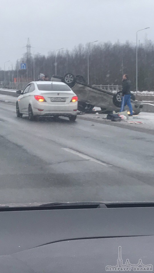 На Суздальском шоссе перевернулся автомобиль. Перевернувшийся Нисан был подрезан без касания белы...